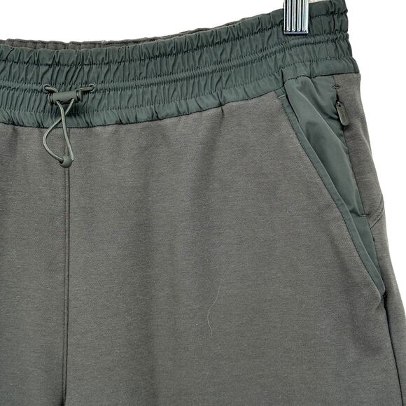 Athleta Pant Triumph Hybrid Crop Women's SZ M Athleisure Pull On Green Pockets - Picture 4 of 13